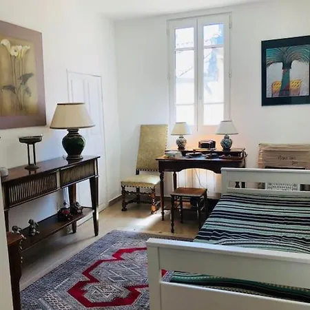 Standing Particulier Apartment